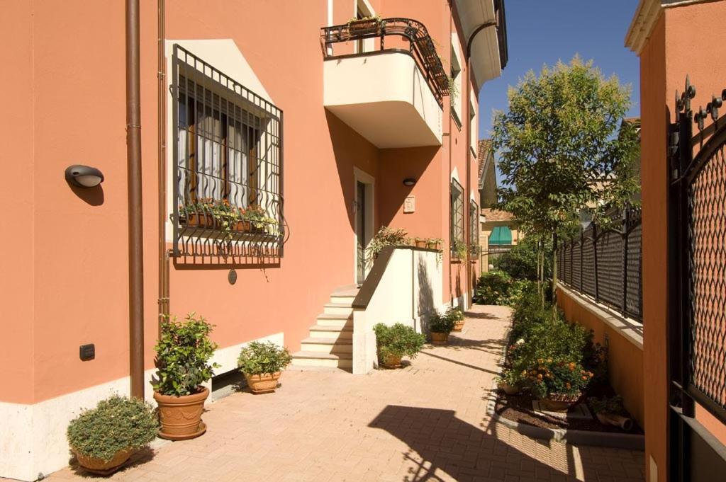 Appartamenti Villa Anna Melegnano Exterior photo